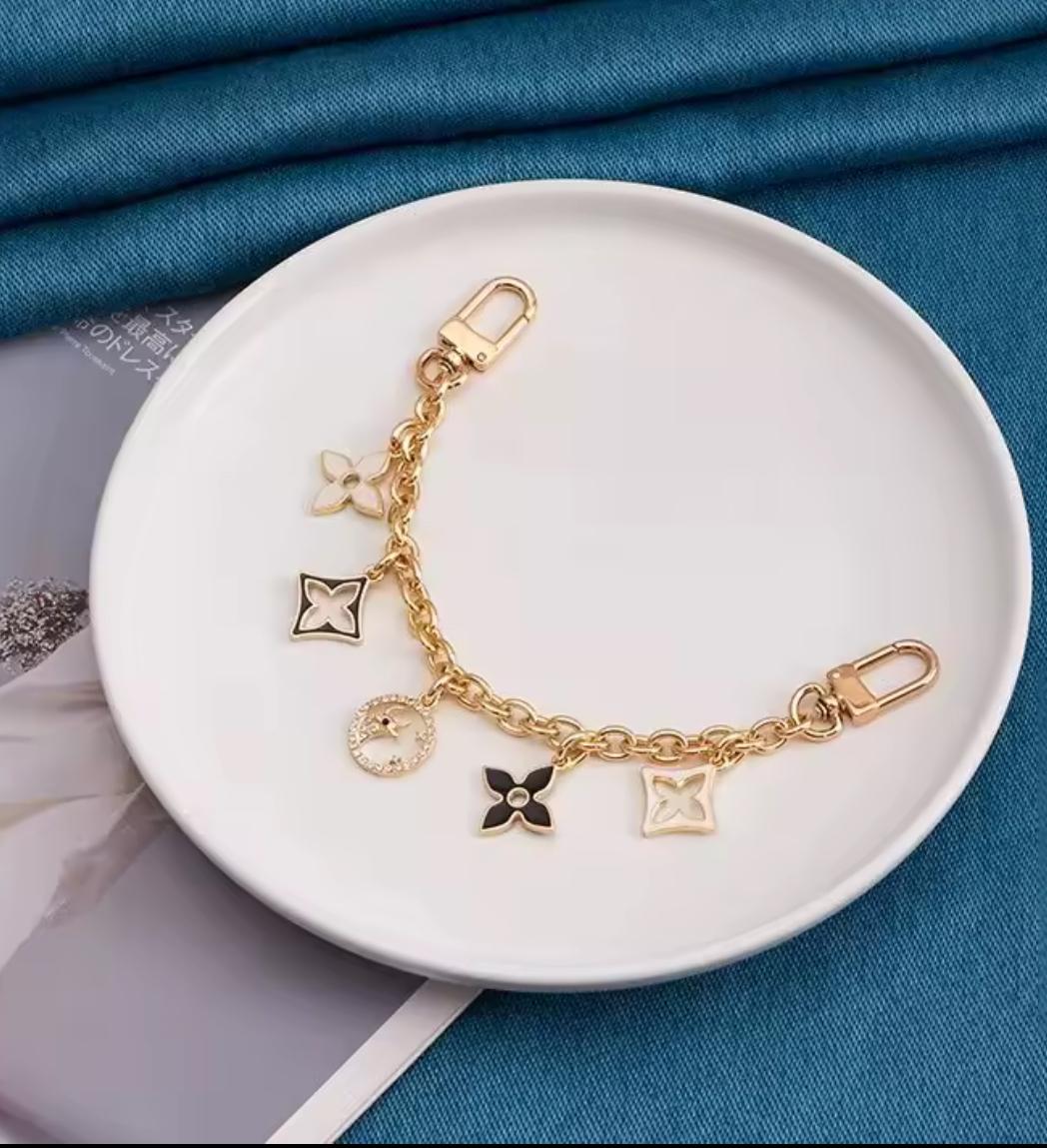Glimora™ Luxe Chain Bag Charm – Signature Edition